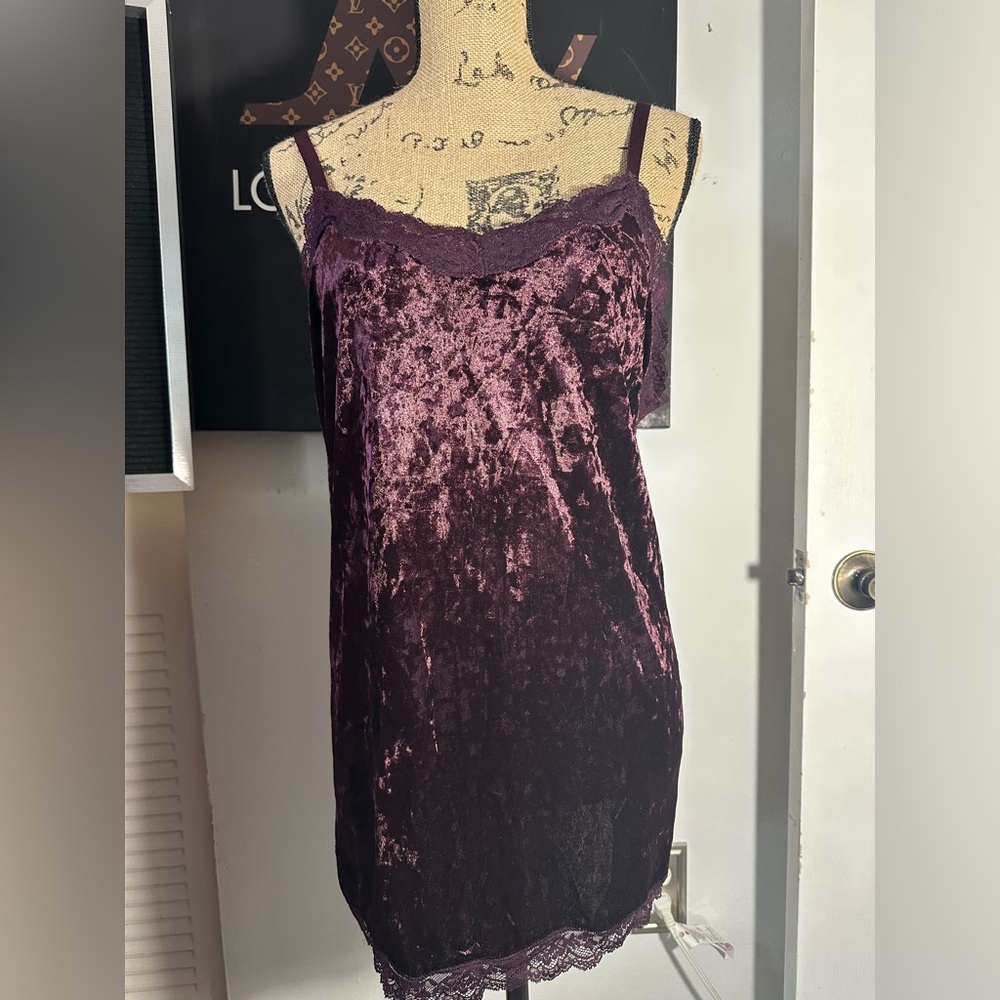 🆕Eye Candy Purple Velvet Sleeveless Top